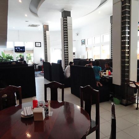 Trasak Pa-Em Hotel & Restaurant Phnom Penh Exteriör bild