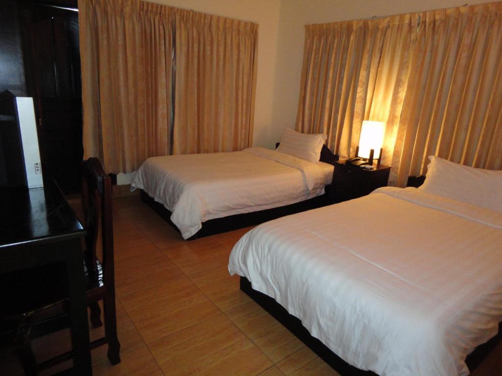 Trasak Pa-Em Hotel & Restaurant Phnom Penh Exteriör bild