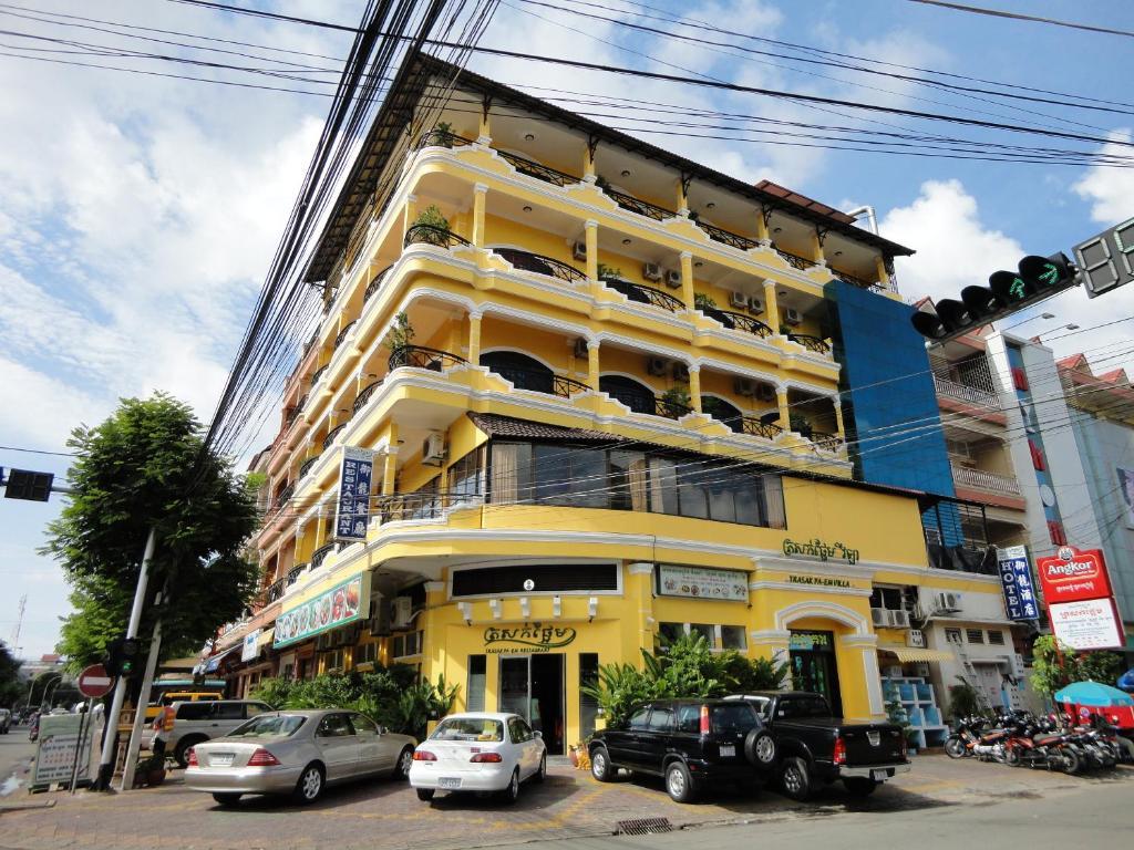 Trasak Pa-Em Hotel & Restaurant Phnom Penh Exteriör bild