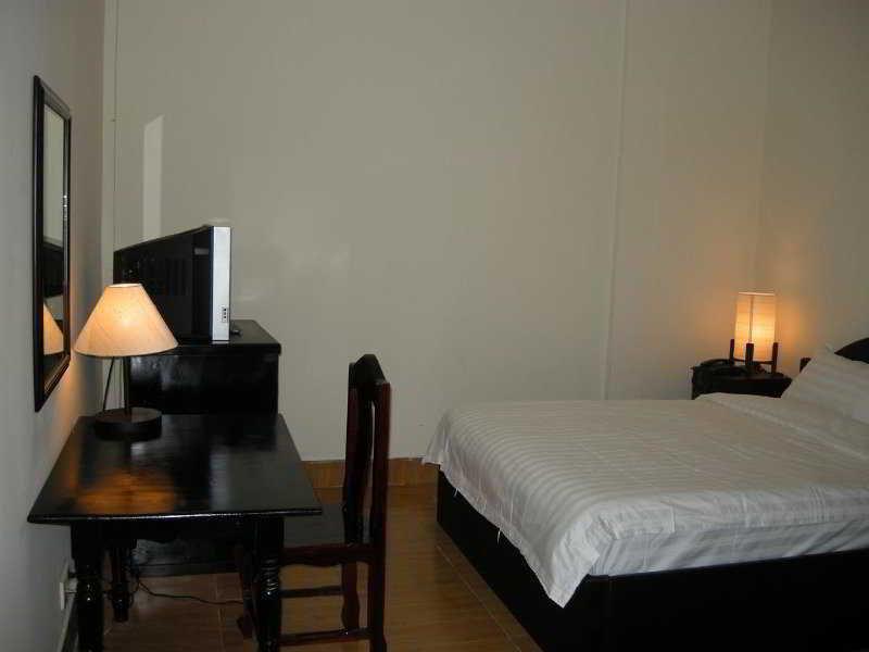 Trasak Pa-Em Hotel & Restaurant Phnom Penh Rum bild