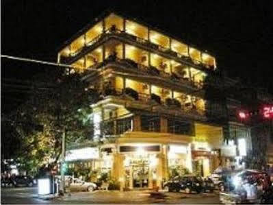 Trasak Pa-Em Hotel & Restaurant Phnom Penh Exteriör bild